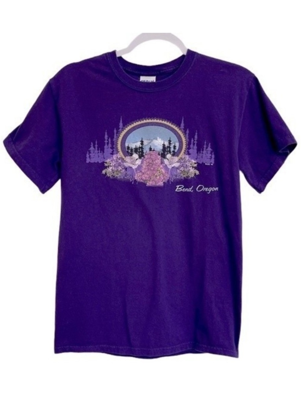 Bend Oregon Mountains Purple Tee Shirt 100% Cotton Summer Casual Souvenir Size S